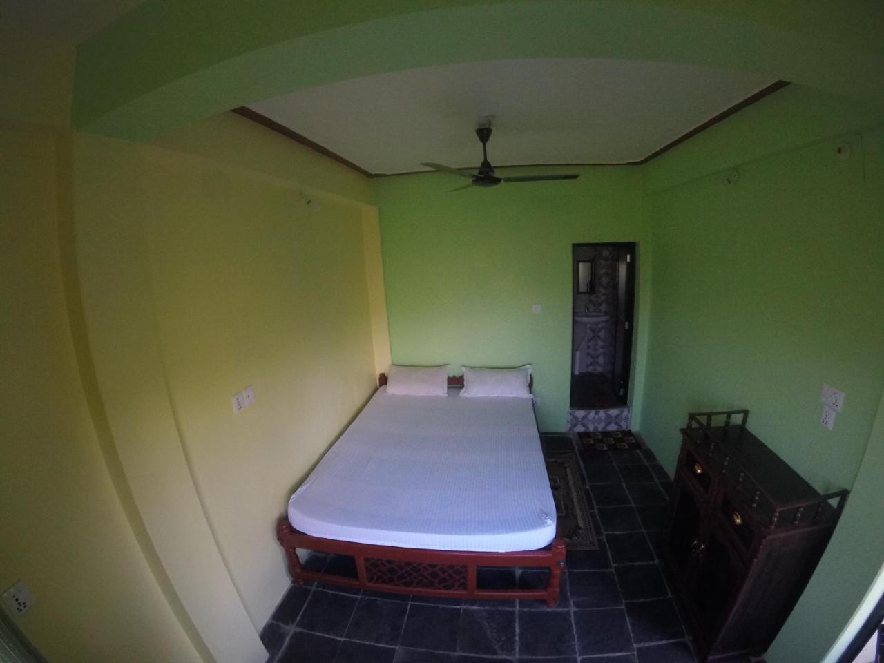 Begnas Coffee House & Hotel Deorali Экстерьер фото